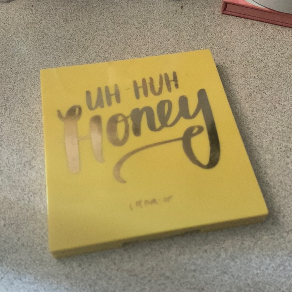 uh huh honey colourpop palette